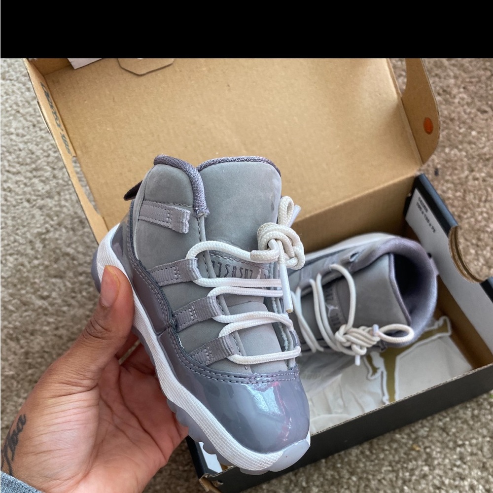 Jordan 11 cool greys